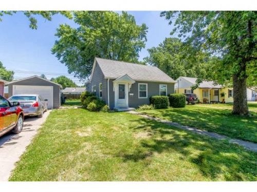 812 9th St, Mattoon, IL 61938-5473