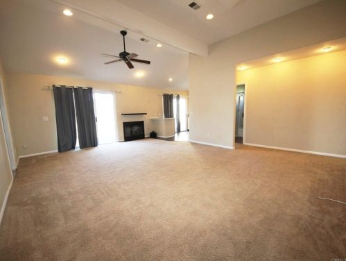 1110 Woodrail Dr, Vista, CA 92083-3049