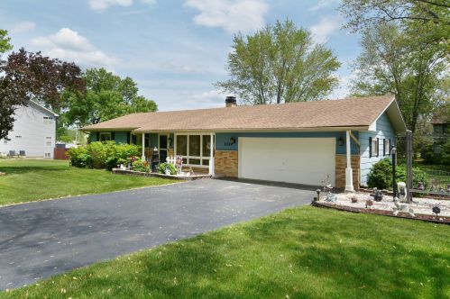 1039 Deer Ave, Palatine, IL 60067-1806