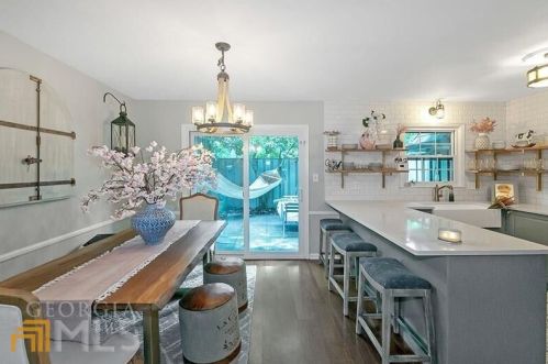 56 Cantey Pl, Atlanta GA  30327-4082 exterior