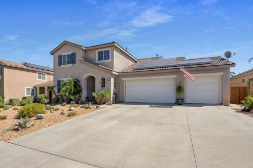 17876 Robusta Dr, Riverside CA  92503-7072 exterior