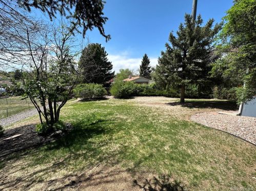 8196 Lehigh Ave, Denver CO  80237-1533 exterior