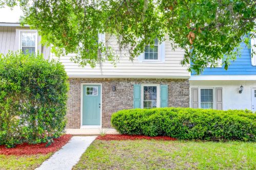 1073 Shadow Dr, Mount Pleasant, SC 29464-3709