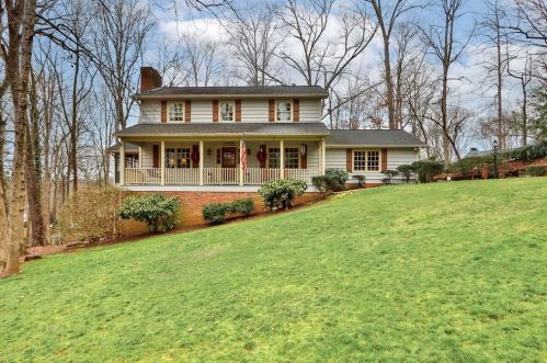 3492 Edgewood Cir, Gainesville, GA 30506-1540