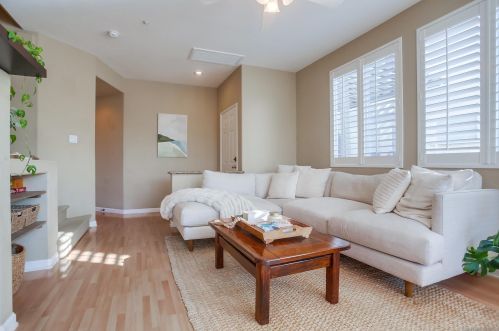 382 Carmel Creeper Pl, Encinitas CA  92024-7704 exterior