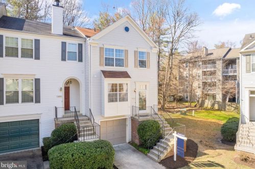 12274 Wye Oak Commons Cir, Springfield, VA 22015-2838