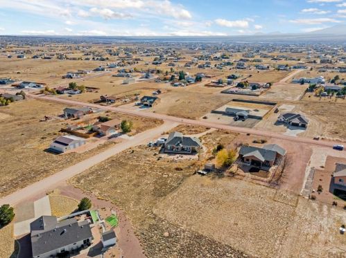 1117 Meadowmoor Dr, Pueblo CO  81007-2020 exterior