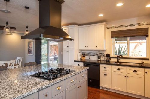 2009 Sharilyn Dr, Modesto, CA 95355-2224