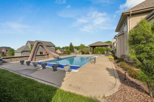 1100 Hyde Park, Crown Point IN 46307-7881 exterior