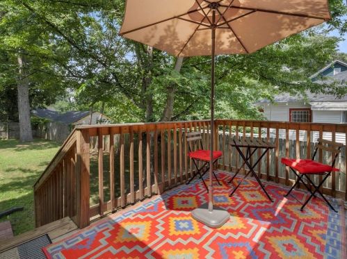 993 Burns Dr, Atlanta GA  30310-4631 exterior