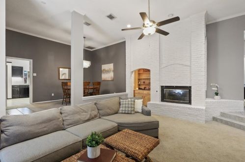 4130 Bendwood Ln, Dallas, TX 75287-2701