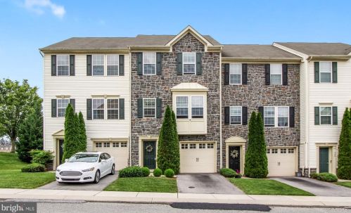 976 Stonehaven Way, York, PA 17403-9032