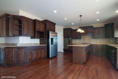 4 Heather Ct, Lemont IL  60490-2118 exterior