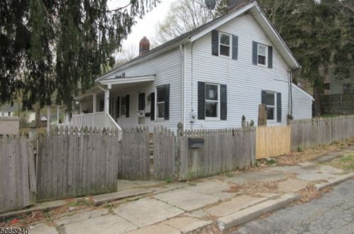 108 Harvey St, Hackettstown, NJ 07840-1212
