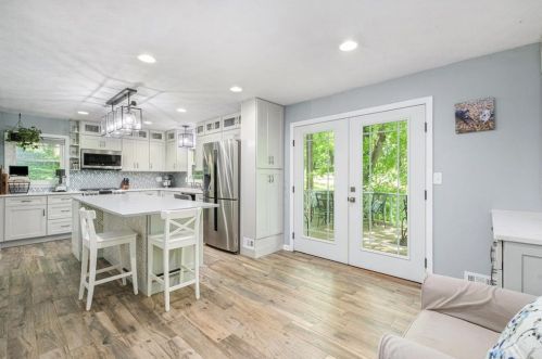 6869 Lockridge Dr, Atlanta GA  30360-1514 exterior