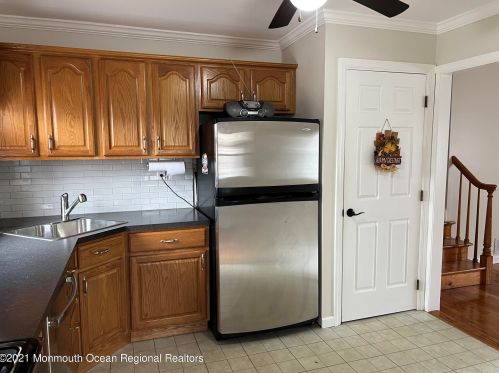 120 Irwin Pl, Middletown NJ  07748-2348 exterior