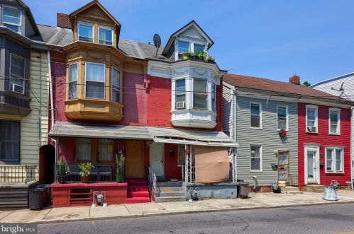 330 Penn St, York, PA 17401-3834