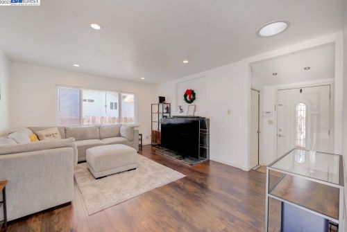 1416 Sunshine Dr, Concord CA  94520-4069 exterior