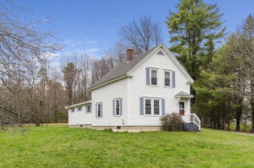37 Ferry Rd, Lisbon, ME 04250-6231