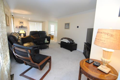 70 Barbara Ln, Hudson, NH 03051-3770