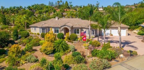 2021 Pleasant Heights Dr, Vista CA  92084-2844 exterior