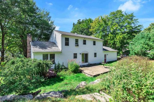 41 Smith Rd, Goffstown, NH 03045-1936
