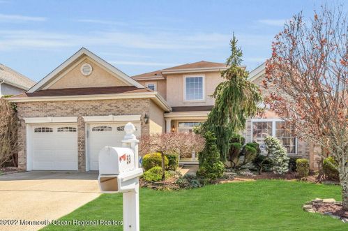 53 Baltusrol Dr, Jackson Twp, NJ 08527-3992