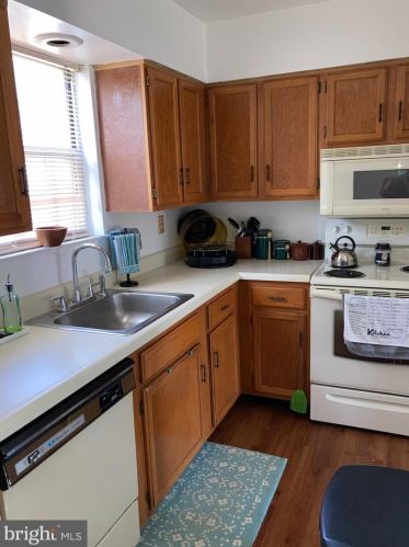 63 Lexton Dr, York PA 17404-9437 exterior