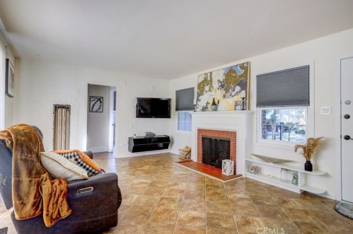 2062 Flower St, Santa Ana CA 92706-1928 exterior