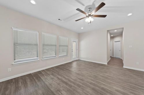 1525 Doyle Ave, Dallas TX  75203-3223 exterior