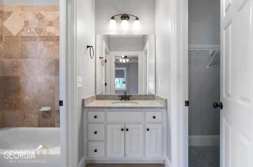 555 Glenmanor Ct, Atlanta GA  30328-4270 exterior