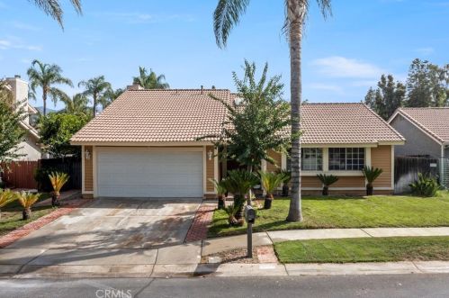 1202 Country Pl, Redlands, CA 92374-3958