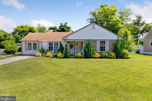 8 Pleasantview Dr, Erial, NJ 08081-9623