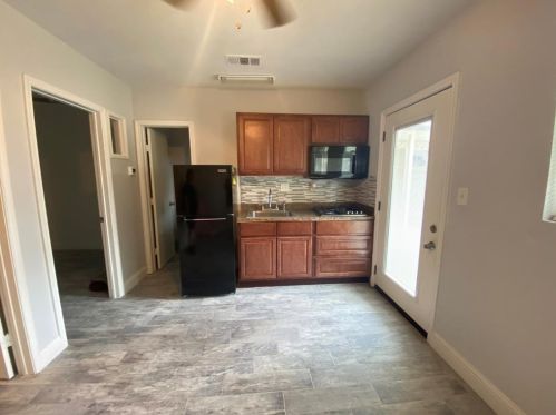 3401 Whippoorwill Ln, Irving TX  75062-3050 exterior