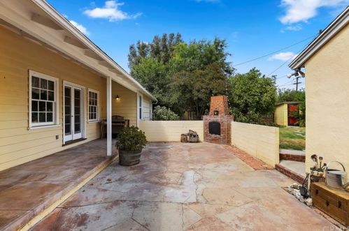 5690 Riverside Ave, Riverside CA  92506-1837 exterior