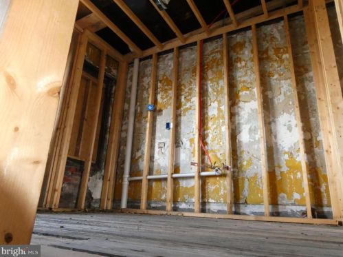 2104 9 St, Philadelphia PA 19122-1313 exterior