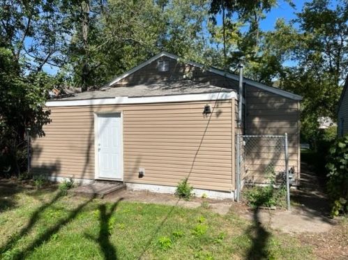 1645 40 Ave, Gary IN 46408-2404 exterior