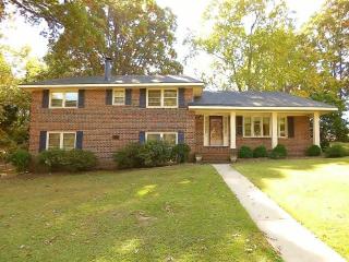 340 Edinburgh Dr, Fayetteville, NC 28303-5116