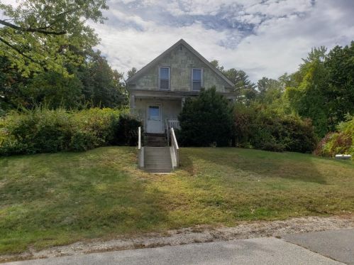 24 Jefferson St, Derry, NH 03038-2219