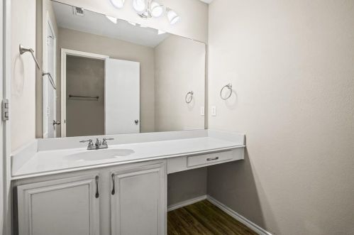 7523 Kings Trl, Fort Worth TX  76133-8347 exterior