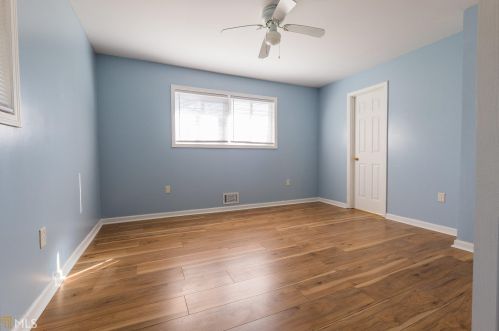5205 Flemish Ct, Atlanta GA  30349-5210 exterior
