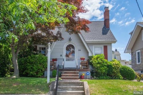 24 Rose St, Wood-Ridge, NJ 07075-2212