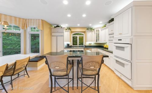 9301 Falling Waters Dr, Willowbrook IL  60527-0718 exterior