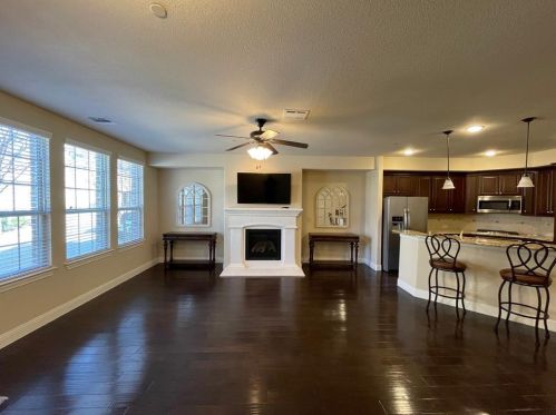 4420 Riverview Dr, Carrollton TX  75010-4262 exterior