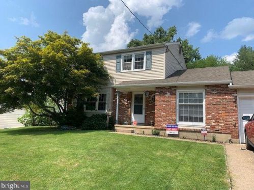 609 Fay Ann Dr, Blenheim, NJ 08012-2825