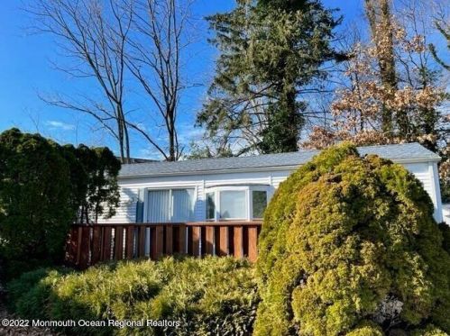 709 Union Ave, Brielle, NJ 08730-1461