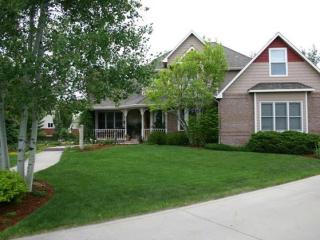 1170 Twin Peaks Cir, Longmont, CO 80503-2170