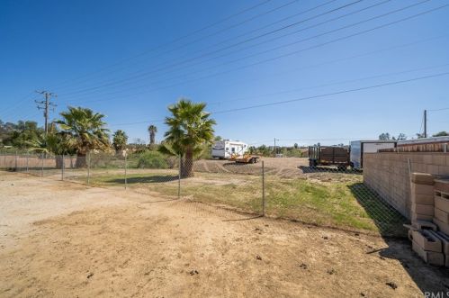 19063 Spalding Ave, Riverside CA  92508-9417 exterior