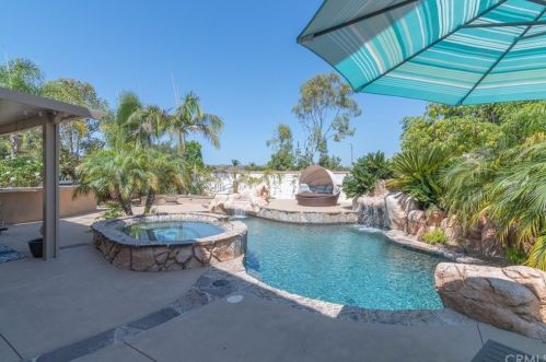 1065 Manteca Dr, Oceanside, CA 92057-2659