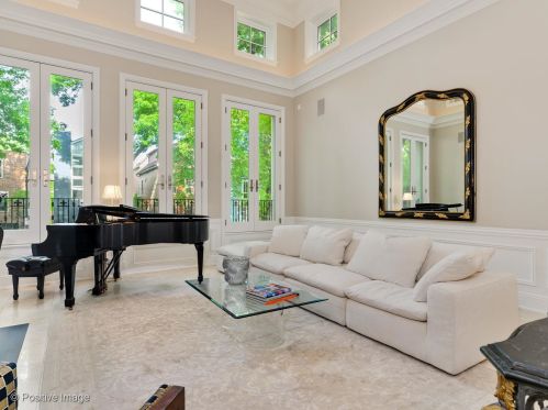 1913 Howe St, Chicago IL  60614-5127 exterior